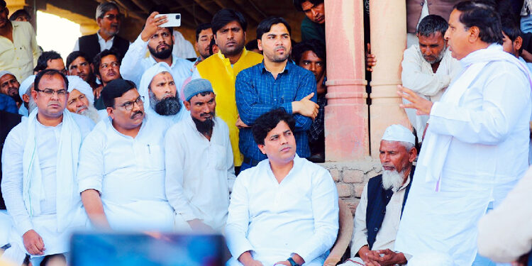 مہلوک ناصراور جنید کے گھرپہنچے عمران پرتاپ گڑھی،انصاف دلانے کا بھروسہ