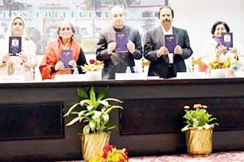 شاعری انسان پر جلد اثر انداز ہوتی ہے:پروفیسر طارق منصور