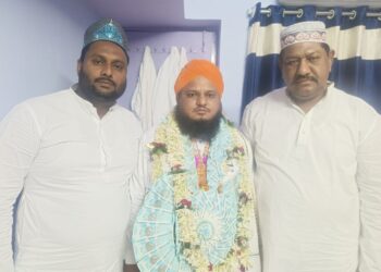 حافظ صاحب کو دیا گیا 167500 کا نذرانہ