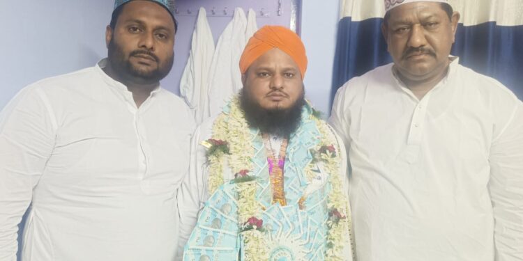 حافظ صاحب کو دیا گیا 167500 کا نذرانہ