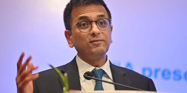 چیف جسٹس چندر چوڑ نے ایک بار پھر کالیجیم سسٹم کا دفاع کیا