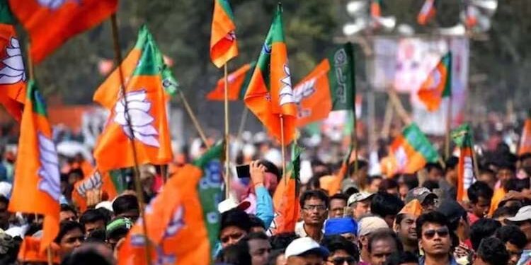 خوف کی زمین پر خوشی کی کھیتی