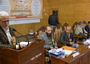 غالب زندگی کی ہر شکل کاجشن منانے والا شاعر ہے: پروفیسر محمد زماں آزردہ