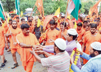 نفرت کے پروانے