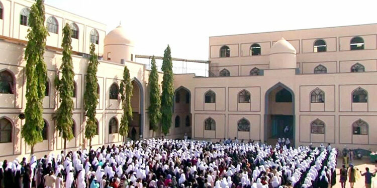 یونیورسٹی کا رخ کرنے والے طلبۂ مدارس کے لیے