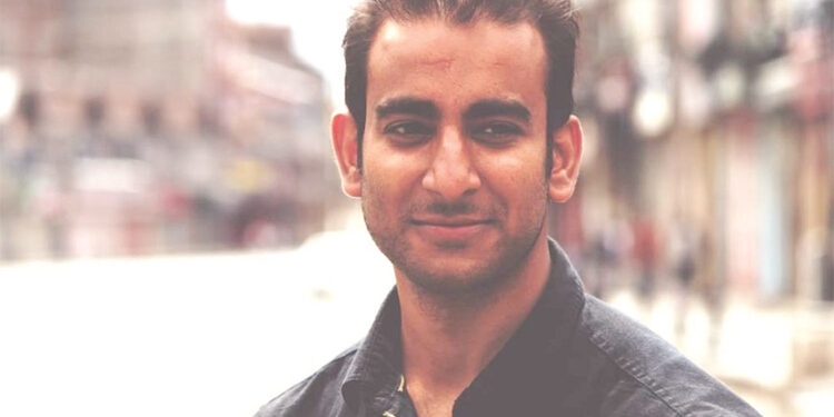 کشمیری صحافی عرفان معراج کو این آئی اے نے کیا گرفتار