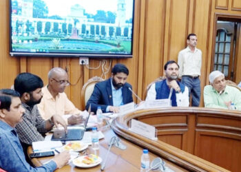 ایس سی؍ایس ٹی ویلفیئر کمیٹی کو جی جی ایس آئی پی یو سے منسلک کالجوں کی فیس کم کرنے کی ہدایت