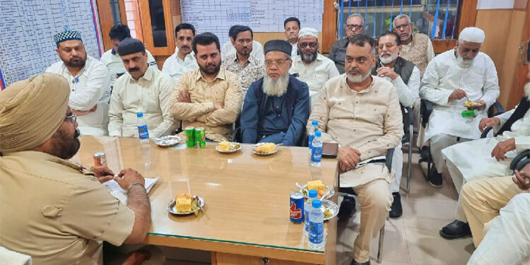 تھانہ باڑہ ہندوراؤ میں ہولی اور شب برآت کی تیاریوں کے حوالے سے میٹنگ