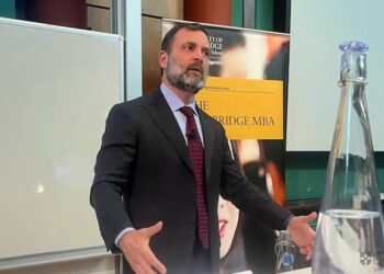 کیمبرج یونیورسٹی میں راہل گاندھی کا لیکچر