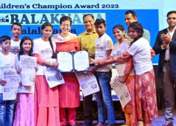 آتشی نے بچوں کے حقوق کے میدان میں تبدیلی لانے والوں کو ڈی سی پی سی آر کے پہلے چلڈرن چمپئن ایوارڈ سے نوازا
