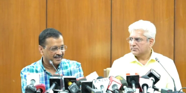 عوام کو متعددمفت سہولیات دینے کے بعد بھی آپ حکومت نے منافع کا بجٹ پیش کیا