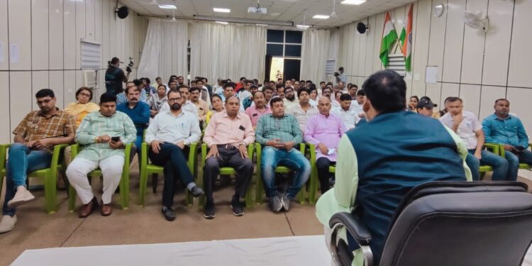 عام آدمی پارٹی دہلی میں ڈھائی ہزار نکڑ سبھائیں کرکے مودی حکومت کی آمریت کا سچ بتائے گی: گوپال رائے