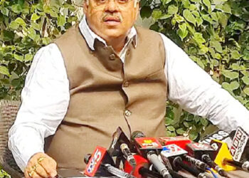 پی ڈی پی ، نیشنل کانفرنس اور کانگریس نے 70 سالہ طویل اقتدار کے دوران جموں و کشمیر کے وسائل کو لوٹا