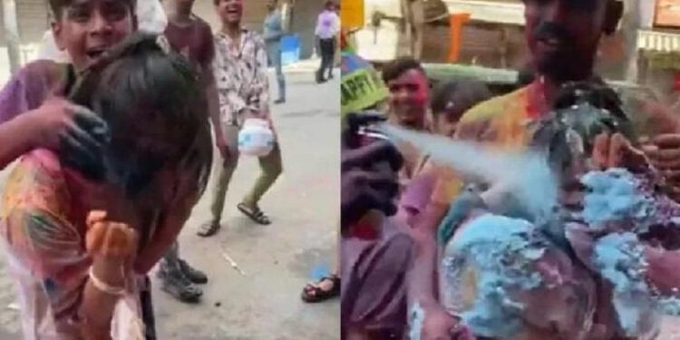 جاپانی لڑکی کے ساتھ بدتمیزی کا ویڈیو وائرل، دہلی پولس نے شروع کی تحقیقات