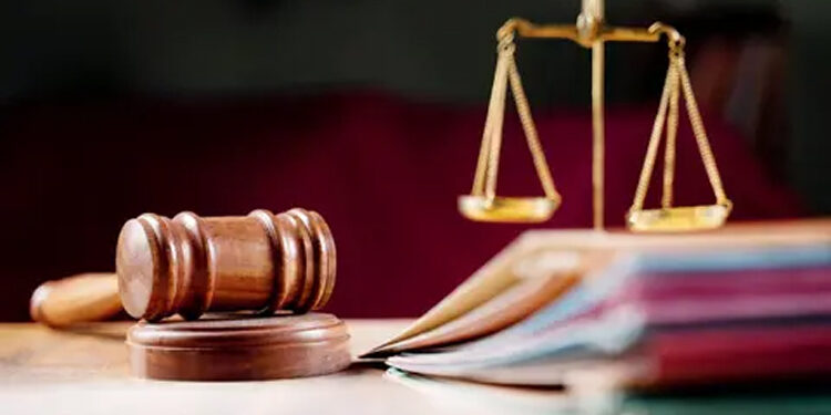 نظام عدل کیوں لرز رہا ہے