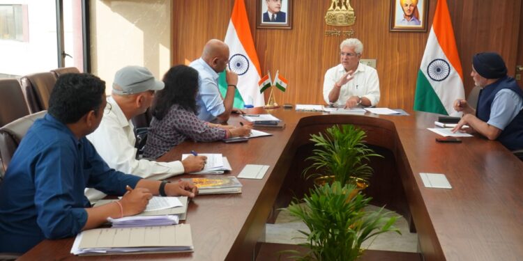 کیلاش گہلوت نے نئے محکموں کا چارج سنبھال لیا