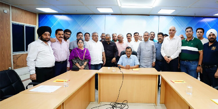 کجریوال ایم سی ڈی کے ذریعہ لگائے گئے غیر قانونی تبدیلی اور پارکنگ چارجز پر دے سکتے ہیں راحت