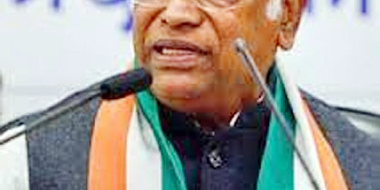 کانگریس ڈرنے والی نہیں، ہم ان سے سوال کرتے رہیں گے:کھڑگے