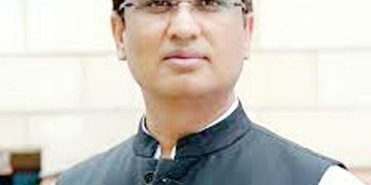 میئر کو کچرا ہٹانے کےلئے کارروائی کرنی چاہیے