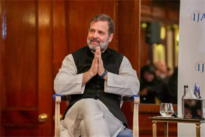 کارپوریٹ فراڈ میں پھنس چکی ہے بی جے پی