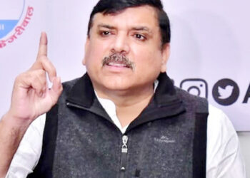 راج بھون میں رہنے والے خود کو بادشاہ سمجھنے لگے ہیں : سنجے سنگھ