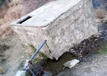 آبشاروں کی دھرتی کے مکین پانی کے متلاشی