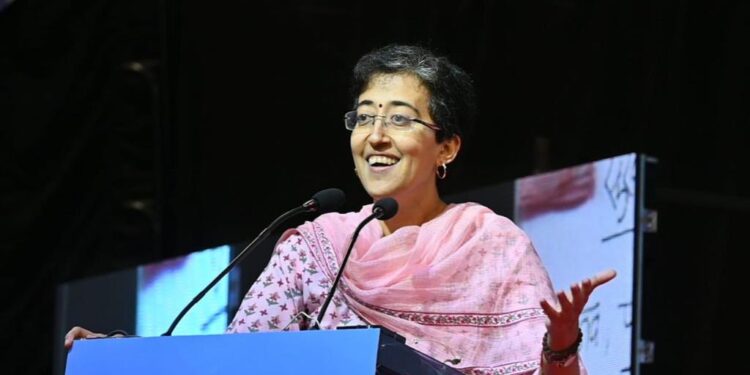 مہنگی کتابیں اور یونیفارم خریدنے پر مجبور کرنے والے نجی اسکولوں کیخلاف کارروائی شروع