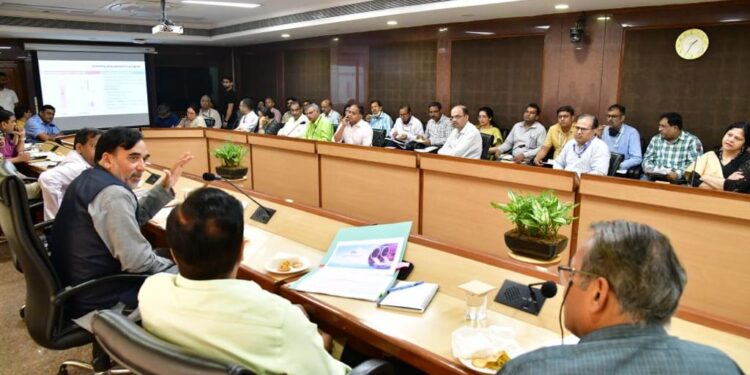 وزیر ماحولیات گوپال رائے نے سمر ایکشن پلان کے سلسلے میں دہلی سکریٹریٹ میں 30 محکموں کے ساتھ مشترکہ میٹنگ کی