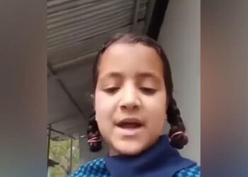 کٹھوعہ کی لڑکی نے پی ایم مودی سے  سکول عمارت  بنوانے کی درخواست کی