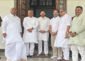 نتیش کمار اور ملکارجن کھڑگےکے درمیان مثبت ملاقات