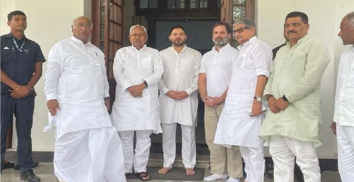 نتیش کمار اور ملکارجن کھڑگےکے درمیان مثبت ملاقات