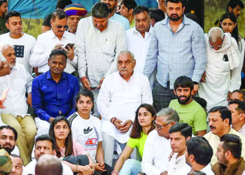 خواتین پہلوانوں کے معاملے میں سپریم کورٹ نے دہلی پولس کو بھیجانوٹس