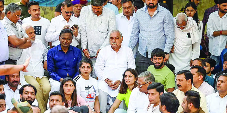 خواتین پہلوانوں کے معاملے میں سپریم کورٹ نے دہلی پولس کو بھیجانوٹس