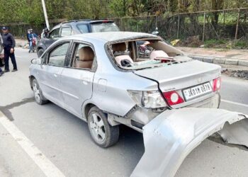 بلیوارڈ پر خوفناک حادثہ میں موٹر سائیکل سوار کی موت کے بعد ٹریفک پولیس سرینگر متحرک