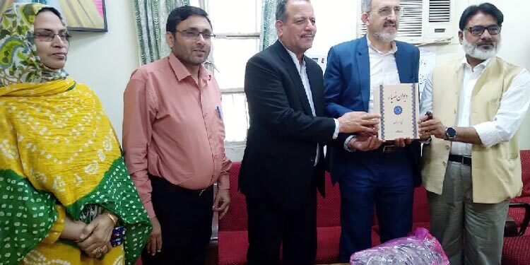 ڈاکٹر قہرمان سلیمانی ڈائرکٹر مرکز تحقیقات فارسی خانہ فرہنگ ایران کا شعبہ فارسی جامعہ ملیہ میں استقبال