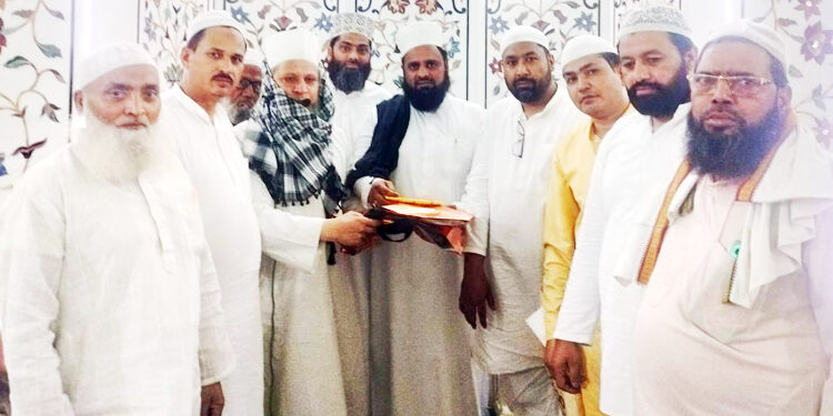 تعلیم کے بغیر انسان ادھورا ہے، تعلیم انسان کو انسان بناتی ہے:علمائے کرام