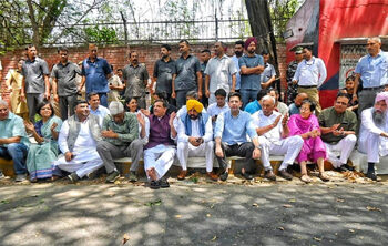 اروند کیجریوال کی حمایت میں عام آدمی پارٹی کا ملک گیر مظاہرہ