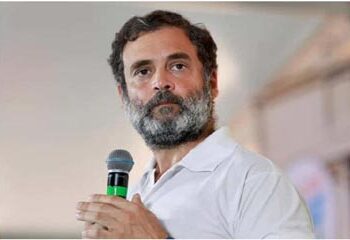 راہل گاندھی نرغے میں