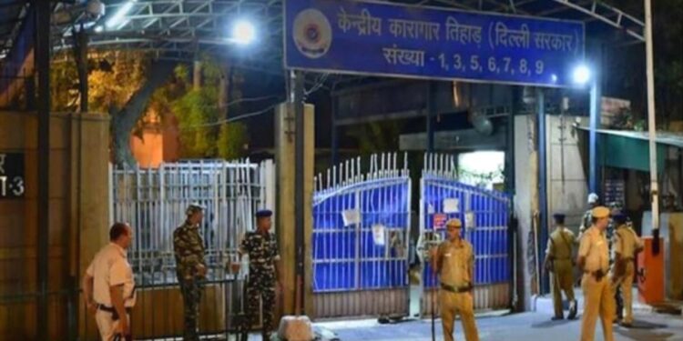 تہاڑ جیل میں قیدیوں کے درمیان گینگ وار دو قیدی اسپتال میں داخل