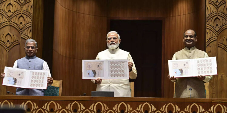 نئی پارلیمنٹ کا افتتاح ’اہم  سنگ میل‘ ہے  ۔ ہری ونش