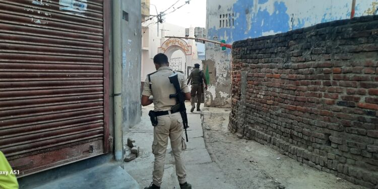 وارث علی گنج محلہ اتر بازار کے پریشان حال مسلمانوں کی مجلس العلماء والامہ ضلع نوادَہ نے آئینی و قانونی مدد پہونچائی:  آفس سیکریٹری