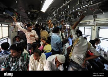 گرمیوں کی چھٹیوں میں ٹرینوں میں سفر کرنا ہوا مشکل