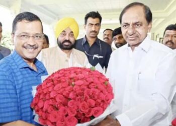 مودی کسی بھی غیر بی جے پی حکومت کو کام کرنے نہیں دے رہے ہیں