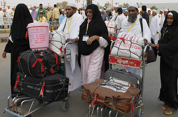 اترپردیش حج کمیٹی کےذمہ داران نے عازمین حج کےمفاد کی حفاظت نہیں کی