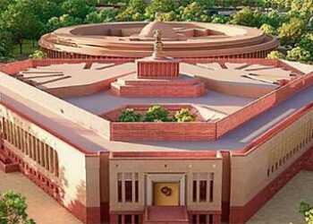 افتتاح کی سیاست