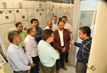 وائس چانسلر نے بجلی تقسیم نظام کی اصلاح و تجدید اور توسیعی کاموں کا جائزہ لیا