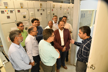 وائس چانسلر نے بجلی تقسیم نظام کی اصلاح و تجدید اور توسیعی کاموں کا جائزہ لیا