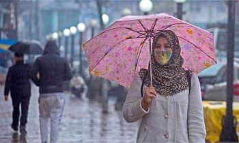 وادی کشمیر پھر ہلکی بارش، موسم میں بہتری