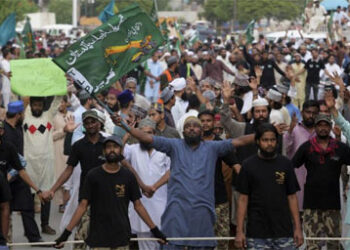 پاکستان کے پاراچنار میں شیعوں کے قتل عام کی پر زور مذمت کرتے ہیں: مولانا جلال حیدر نقوی