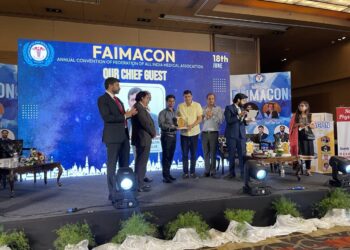 ڈاکٹر سیف الرحمن بیسٹ میڈیکو ایوارڈ سے سرافراز کیے گئے